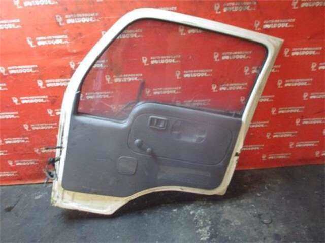 Foto 2ª: Puerta Delantera Derecha Nissan Cabstar 110.35 [BD-30Ti]