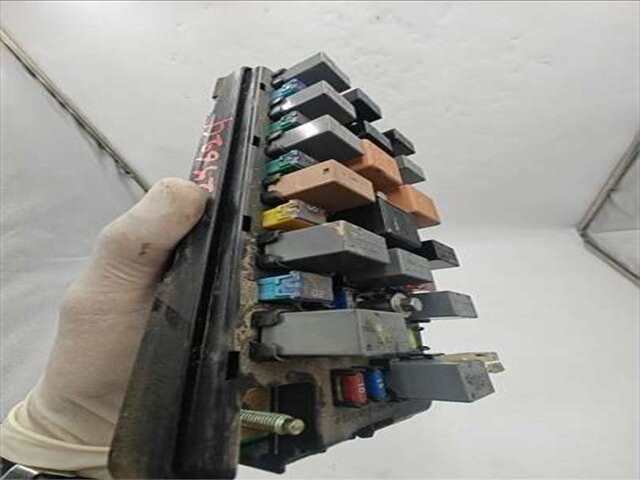 Foto 2ª: Caja Reles Fusibles Opel Antara 2.0 COSMO 4X4 [2.0 LTR. - 110 KW CDTI CAT (Z 20 DMH - LLW)] [Z 20 DMH / LLW]