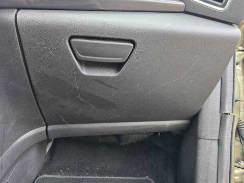 Guantera Ford Kuga T8MA