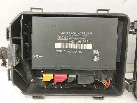 Foto 3ª: Centralita Confort BSI Audi A4 2.0 BERLINA 130CV 96KW [ALT] (2001)
