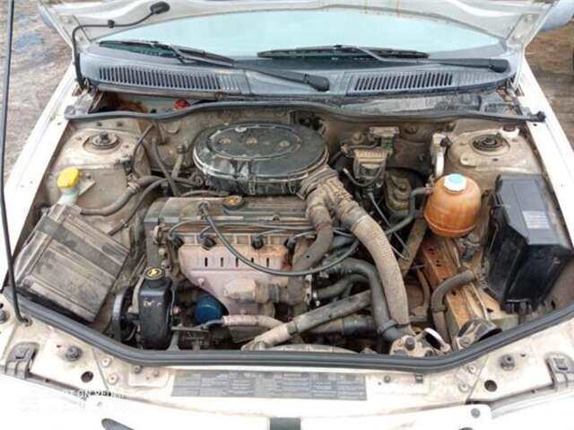 Foto 3ª: Piloto Trasero Derecho Renault Megane 1.4E RN [1.4 LTR. - 55 KW] I CLASSIC (LA0)(1996-_) [E7J]