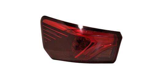 Piloto Trasero Izquierdo Toyota Avensis BUSINESS ADVANCE 143CV