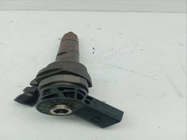 Foto 2ª: Inyectores Bmw Serie 5 518 520 D 184CV 135KW [N47D20C] (2010)