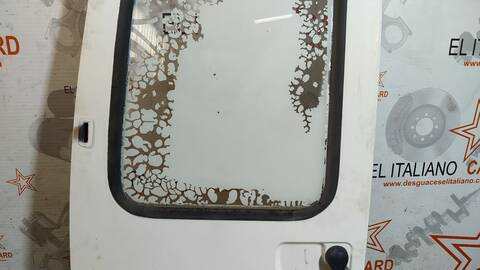 Foto 4ª: Puerta Trasera Izquierda Ford Transit FT 100 LARGO 80CV 59KW CAJA CERRADA [D/4DA] (1985)