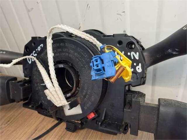 Foto 3ª: Mando Multifuncion Peugeot 308 1.6 CONFORT [1.6 LTR. - 80 KW HDI FAP CAT (9HZ - DV6TED4)] [9HZ (DV6TED4)]