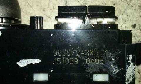 Foto 3ª: Mando Multifuncion Peugeot 208 1.4 HDI FAP 68CV 50KW [BHW] (2015)