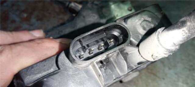 Foto 2ª: Cerradura Puerta Delantera Izquierda Renault Megane 1.9 CONFORT AUTHENTIQUE [1.9 LTR. - 88 KW DCI DIESEL] II CLASSIC BERLINA (2003-_) [F9QB800]