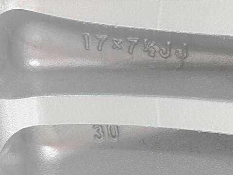 Foto 2ª: LLanta Aleacion Toyota Land Cruiser 3.0 D4-D VX 90CV 66KW (2004)