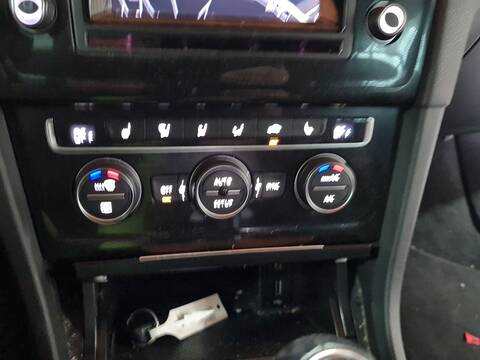 Foto 2ª: Mando Calefacción A. A. Volkswagen Golf 2.0 GTD 184CV 135KW [CUNA] (2013)