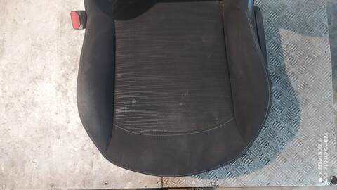 Foto 4ª: Asiento Delantero Izquierdo Peugeot 208 ACCESS 68CV 50KW [8HR01] (2013)