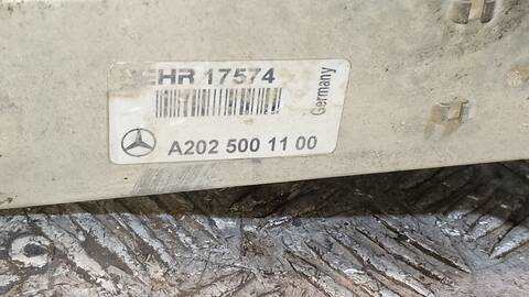 Foto 3ª: Intercooler Mercedes Clase C 160 220 CDI CLASSIC SELECTION 202.133) BERLINA 125CV 92KW [611960] (1999)