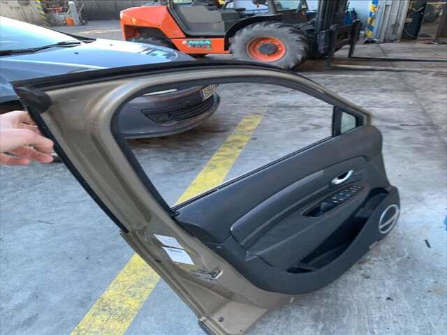 Foto 2ª: Puerta Delantera Izquierda Renault Scenic 1.6 DCI 130CV [R9M 402] (2013)