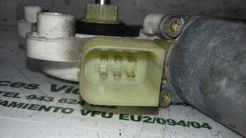 Foto 3ª: Elevalunas Eléctrico Delantero Izquierdo Mercedes Clase E 180 E 220 CDI 211.006) BERLINA 150CV 110KW [646961] (2003)