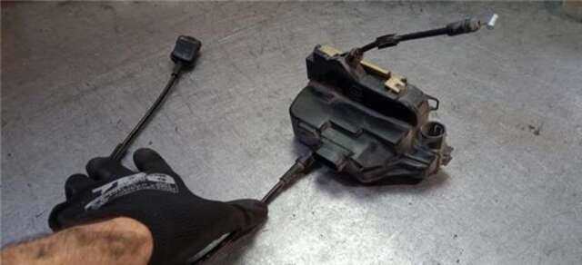Cerradura Puerta Delantera Derecha Nissan Primera 1.6