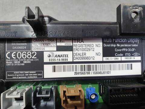 Foto 3ª: Sistema GPS Renault Captur ZEN 110CV 81KW [K9KF646] (2015)