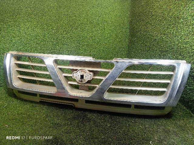 Rejilla Delantera Nissan Patrol 2.8 TD Y61 TD6