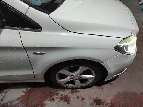 Aleta Delantera Derecha Mercedes Clase B 150 270910