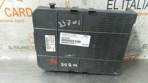 Foto 2ª: Caja Reles Fusibles Citroen C4 COLLECTION COUPE 109CV 80KW [NFUTU5JP4] (2006)