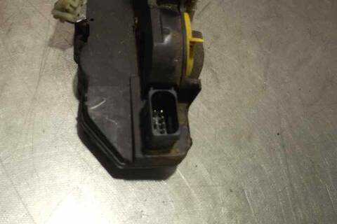 Foto 3ª: Cerradura Puerta Trasera Izquierda Opel Astra COSMO 110CV 81KW [A17DTR] (2011)