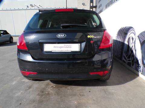 Portón Kia Ceed G4FC ED)