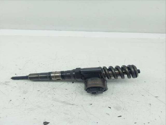 Foto 3ª: Inyectores Audi A6 2.0 TDI BERLINA 140CV 103KW [BLB] (2005)