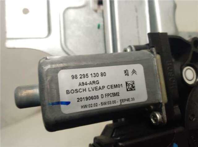 Foto 3ª: Elevalunas Eléctrico Trasero Izquierdo Peugeot 2008 1.2 SIGNATURE [1.2 LTR. - 81 KW 12V E-THP - PURETECH] [HN05]