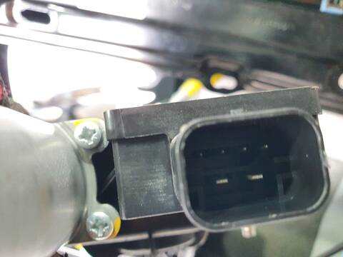 Foto 2ª: Elevalunas Manual Trasero Izquierdo Bmw Serie 2 215 220D AVENTAGE 4P COUPE 150CV 110KW [B47C20B] (2021)