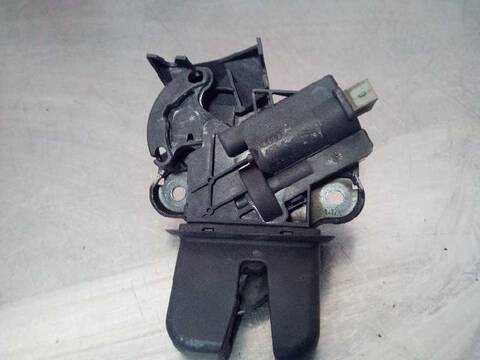 Foto 2ª: Cerradura Maletero Portón Audi A4 2.0 TDI 16V 103KW) BERLINA 140CV [BRE] (2006)