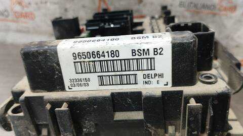 Foto 3ª: Caja Reles Fusibles Peugeot 307 XR 90CV 66KW [D-RHY]