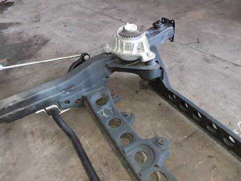 Foto 3ª: Puente Delantero Mercedes Clase V 200 2.1 CDI CAT 190CV 140KW (2014)