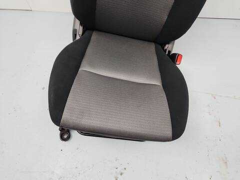 Foto 2ª: Asiento Delantero Derecho Suzuki Grand Vitara 2.0 HDI 110 16V 4X4 SQ 420D) 109CV 80KW [RHW] (2005)
