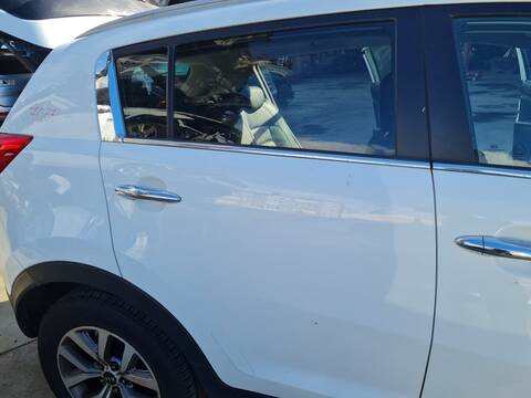 Puerta Trasera Derecha Kia Sportage EMOTION 4X2 116CV 85KW