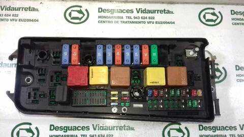 Caja Reles Fusibles Opel Vectra 2.2 16V DTI CAT Y 22 DTR - L50) BERLINA 125CV 92KW
