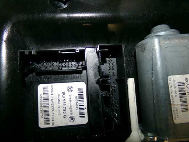 Foto 4ª: Elevalunas Eléctrico Delantero Izquierdo Volkswagen Passat 2.0 TDI RANCHERA, 2005-2011 [BKP] (2006)