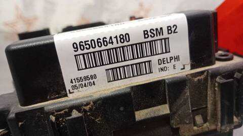 Foto 3ª: Caja Reles Fusibles Peugeot 307 SW 107CV 79KW [RHS] (2004)