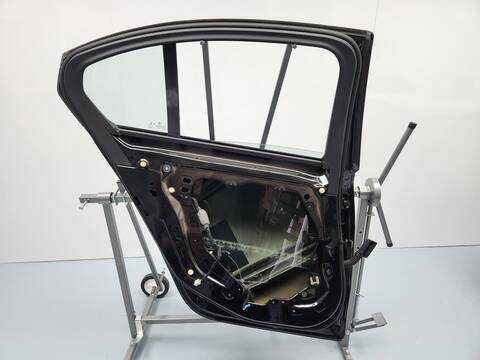 Foto 3ª: Puerta Trasera Izquierda Bmw Serie 3 315 330D XDRIVE SPORT LINE 4P) BERLINA 265CV [B57D30A] (2022)