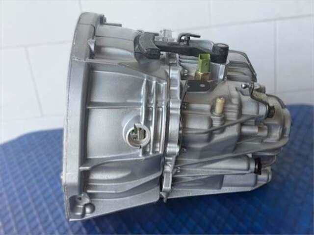 Foto 3ª: Caja Cambios Renault Trafic 1.9 29 CN COMBI9 ACRISTALADO [1.9 LTR. - 74 KW DIESEL]
