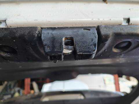 Cerradura Maletero Portón Peugeot 2008 ALLURE 114CV 84KW