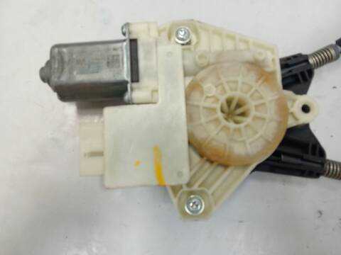 Foto 4ª: Elevalunas Eléctrico Delantero Derecho Skoda Rapid 1.6 TDI 105CV 77KW [CAYC,CLNA] (2014)