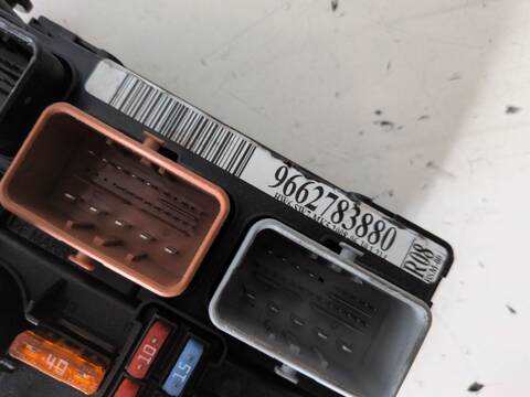 Foto 3ª: Caja Reles Fusibles Peugeot 207 5FW COUPE (2008)