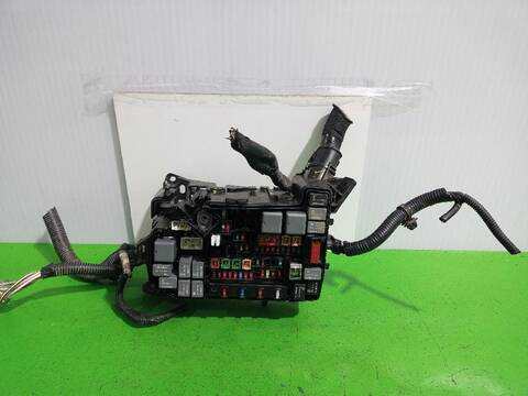 Foto 2ª: Caja Reles Fusibles Toyota Auris HYBRID FEEL EDITION 136CV (2013)