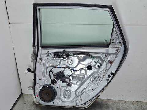 Foto 2ª: Puerta Trasera Derecha Hyundai i30 1.6 CRDI CAT 90CV 66KW (2011)
