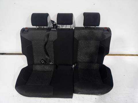 Foto 3ª: Asientos Traseros Volkswagen Polo ADVANCE BLUEMOTION 90CV [CUSB] (2014)