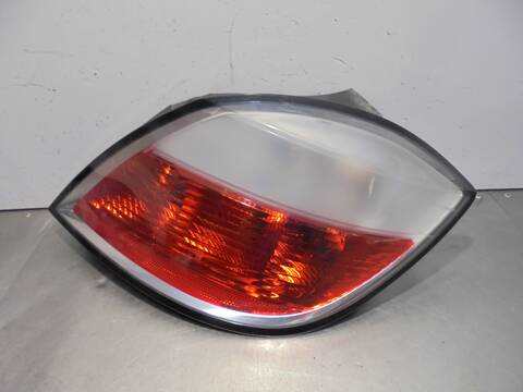 Foto 4ª: Piloto Trasero Derecho Opel Astra COSMO 105CV 77KW [Z16XEP] (2006)