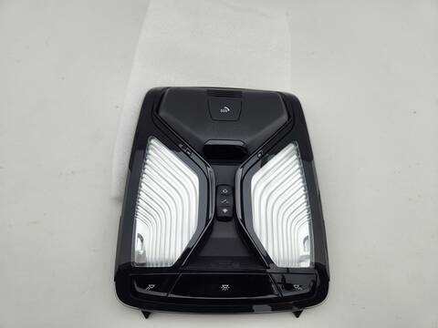 Foto 3ª: Luz Interior Bmw Serie 3 315 330D XDRIVE SPORT LINE 4P) BERLINA 265CV [B57D30A] (2022)