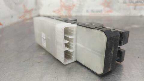 Foto 4ª: Botonera Elevalunas Suzuki SX4 TAKUMI 135CV 99KW [D20AA] (2013)