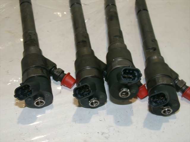 Foto 4ª: Inyectores Kia Sportage 2.0 CRDI 2004-2009 [D4EAF] (2007)