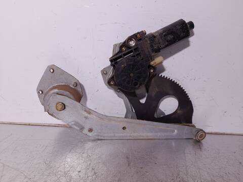 Foto 2ª: Elevalunas Manual Trasero Derecho Mitsubishi Galloper 2.5 TD 5-PTAS.) 99CV 73KW [D4BH] (2000)