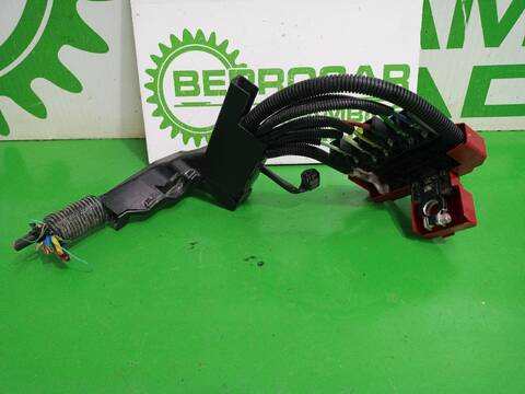 Foto 2ª: Caja Reles Fusibles Nissan Qashqai 1.3 DIG-T 140CV [HR13DDT] (2013)