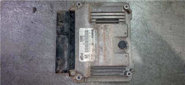 Foto 2ª: Centralita Motor ECU Saab 9-3 1.9 TID LINEAR (I/D) [1.9 LTR. - 110 KW TID CAT] BERLINA (2003-_) [Z19DTH]